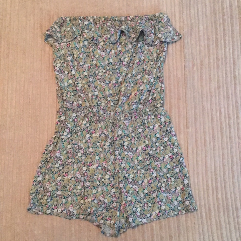 Women’s Forever 21 Floral Romper - Size Small